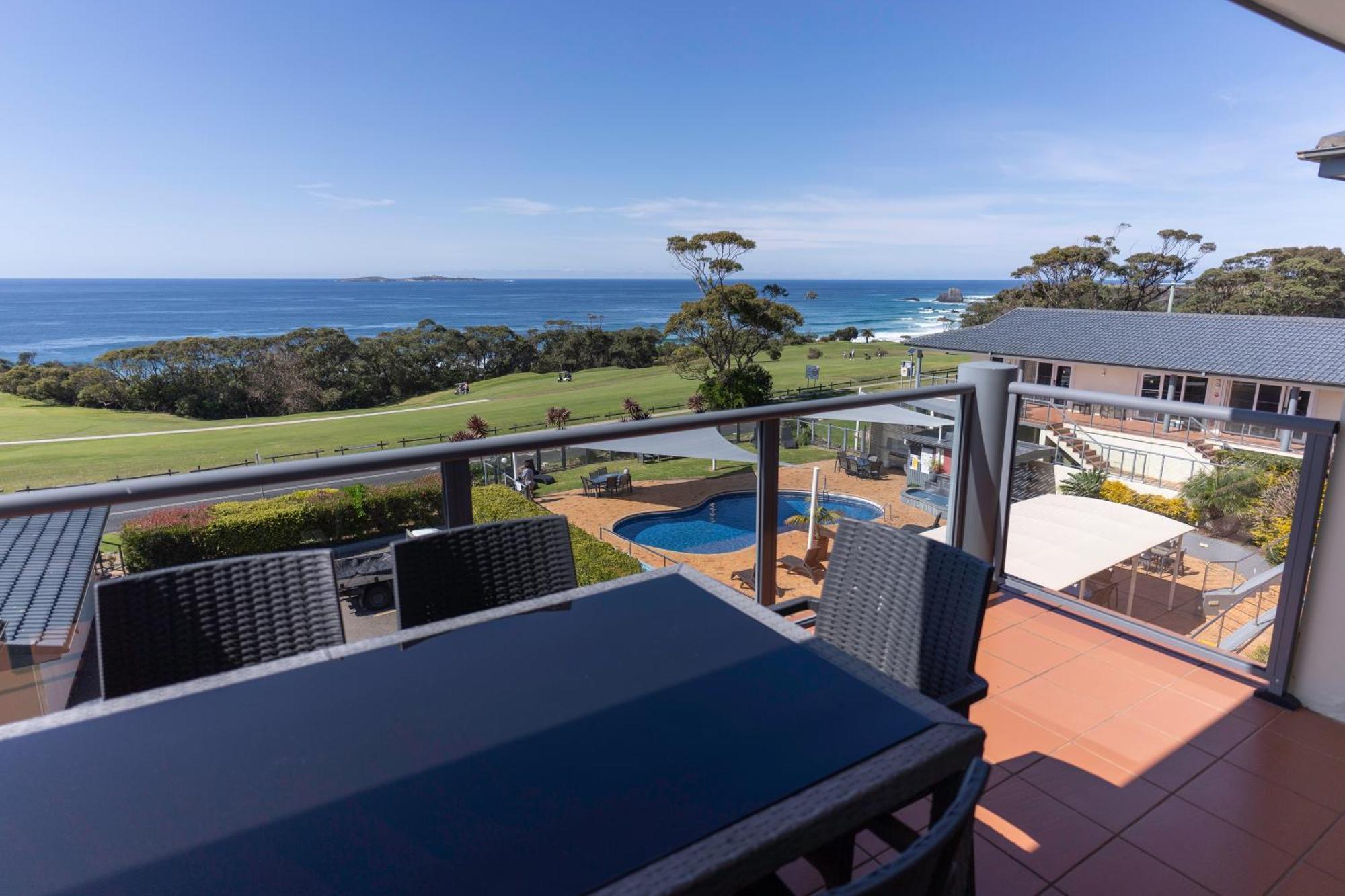 Amooran Oceanside Apartments And Motel Narooma Bagian luar foto