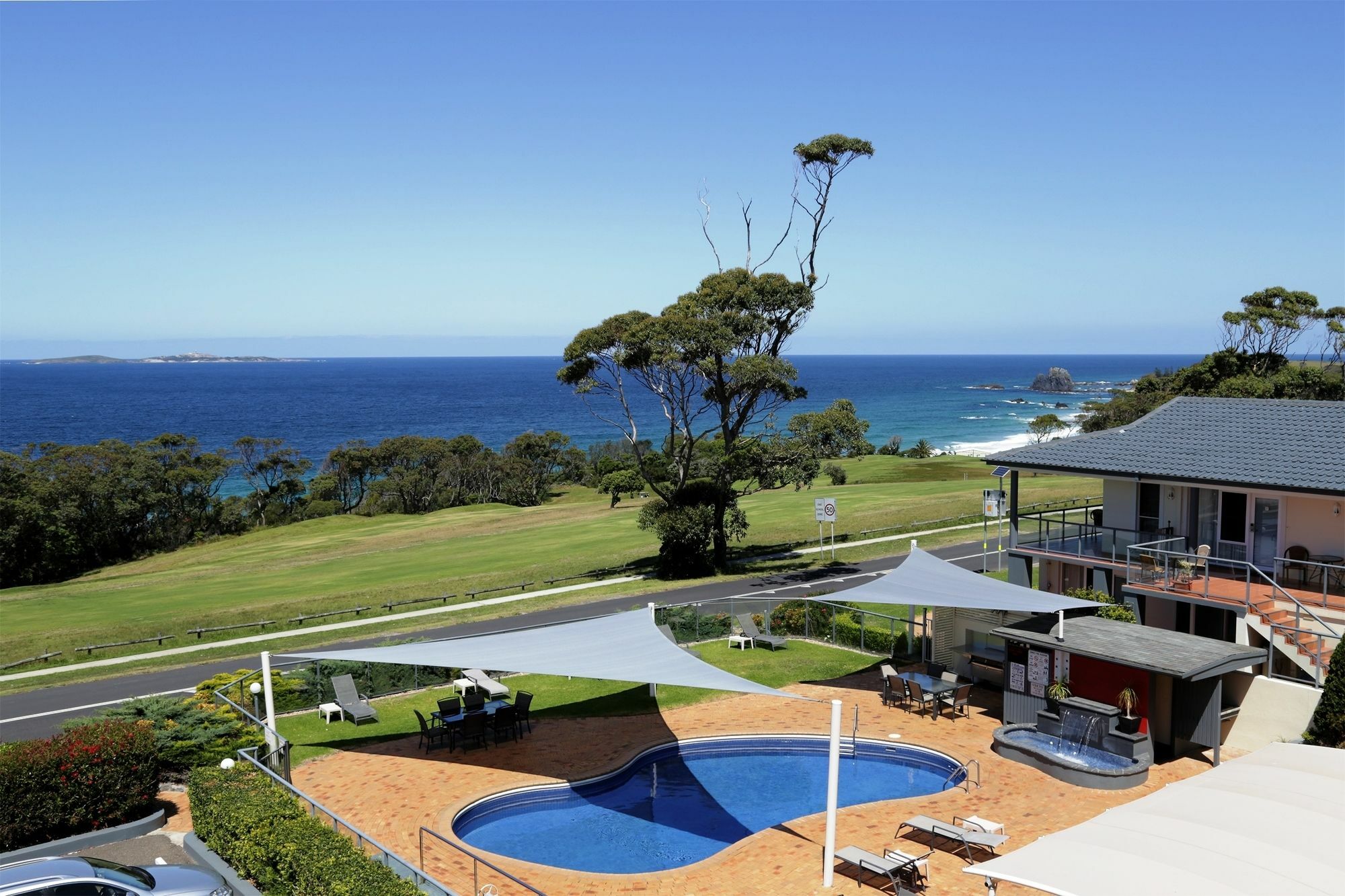 Amooran Oceanside Apartments And Motel Narooma Bagian luar foto